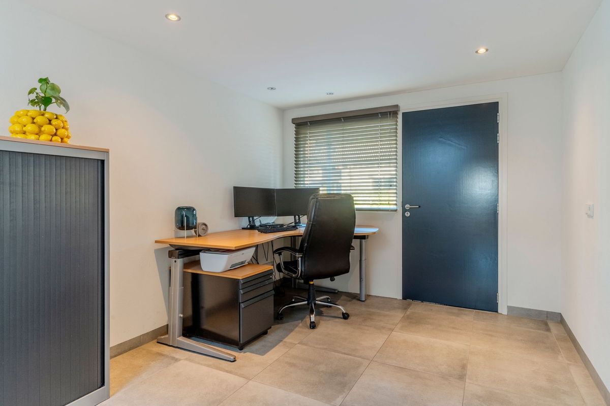 Pastoor Coomansstraat 19 Photo Blur 30