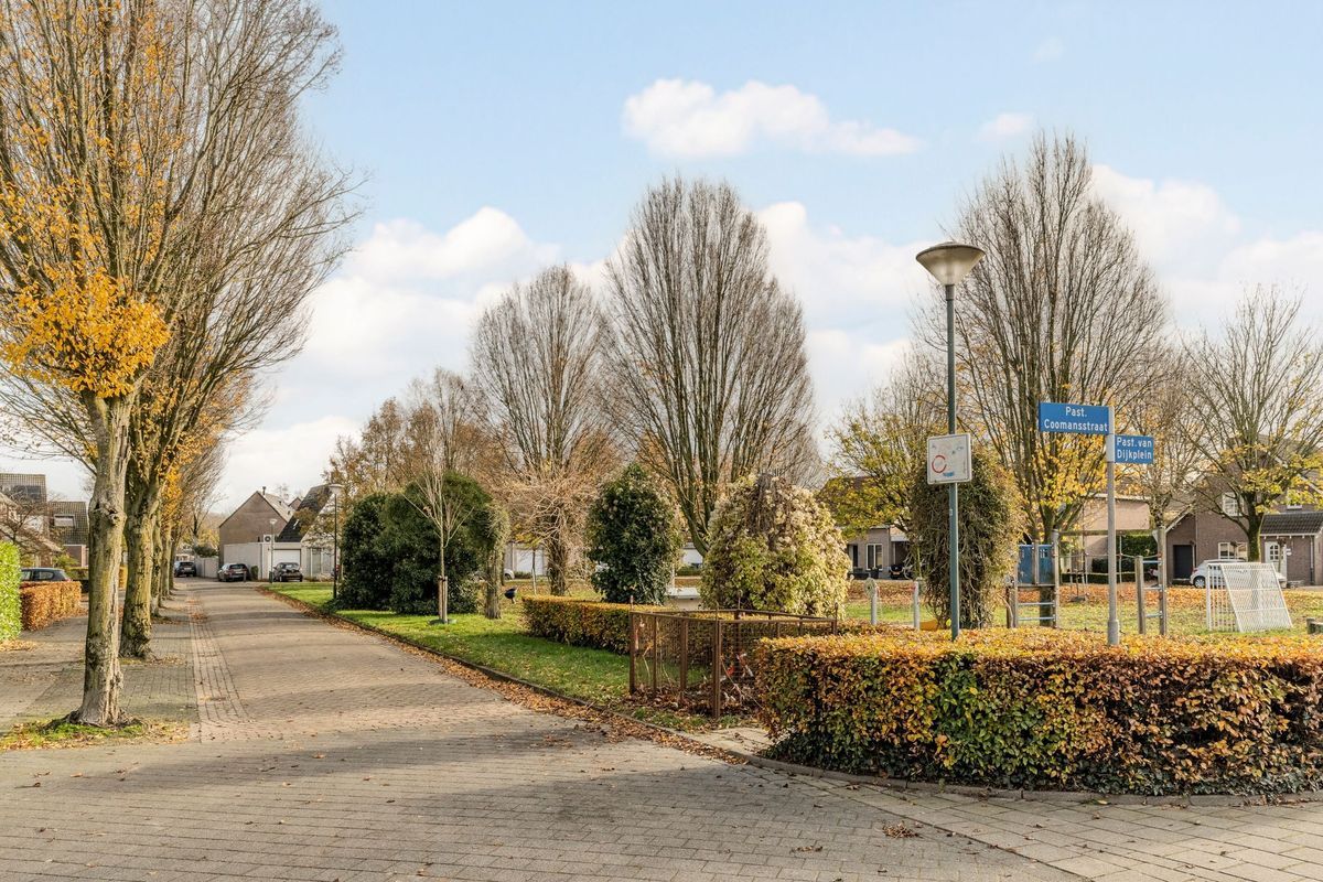 Pastoor Coomansstraat 19 Photo Blur 70