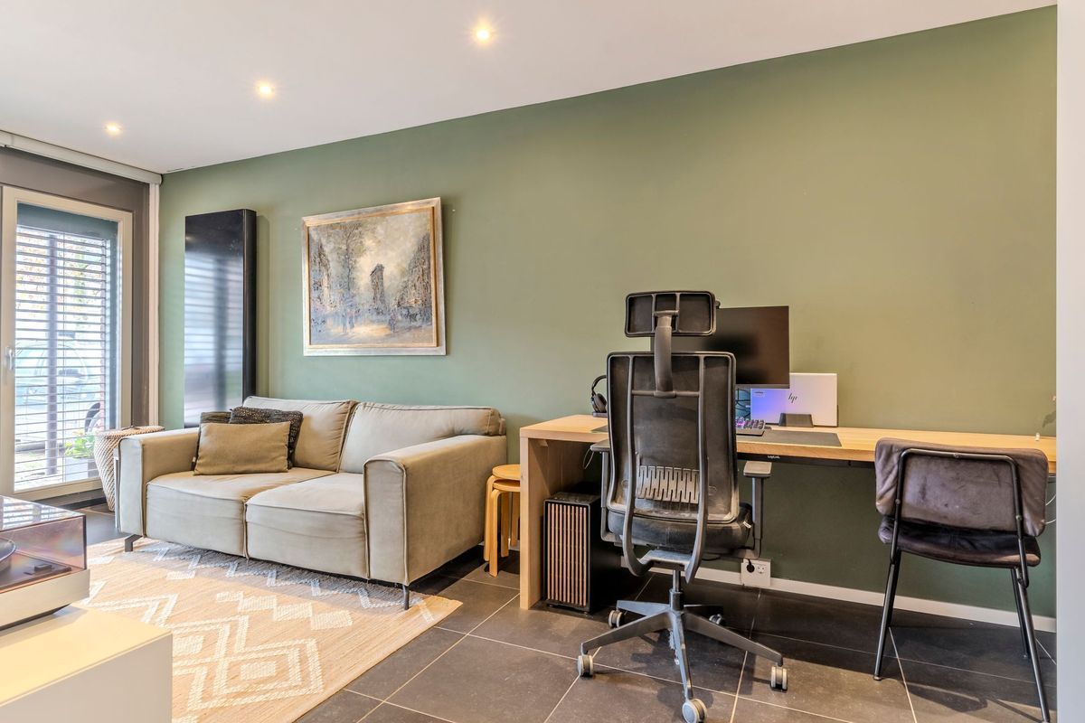 Phoenixplaats 11 Photo Blur 5