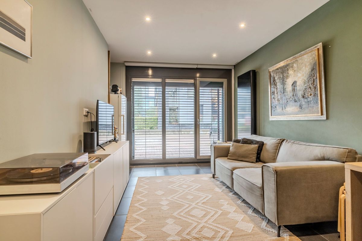 Phoenixplaats 11 Photo Blur 3