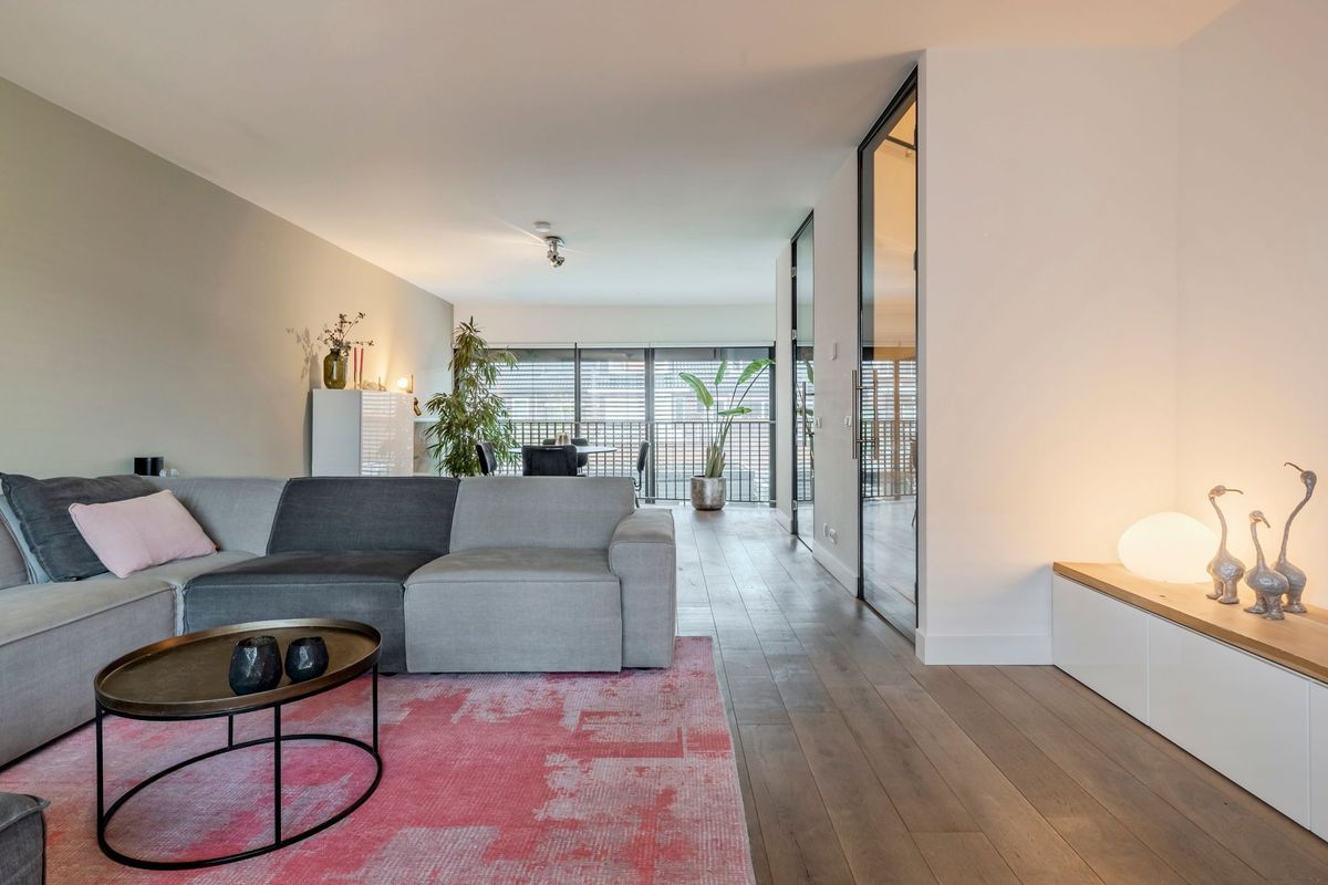 Phoenixplaats 11 Photo Blur 2