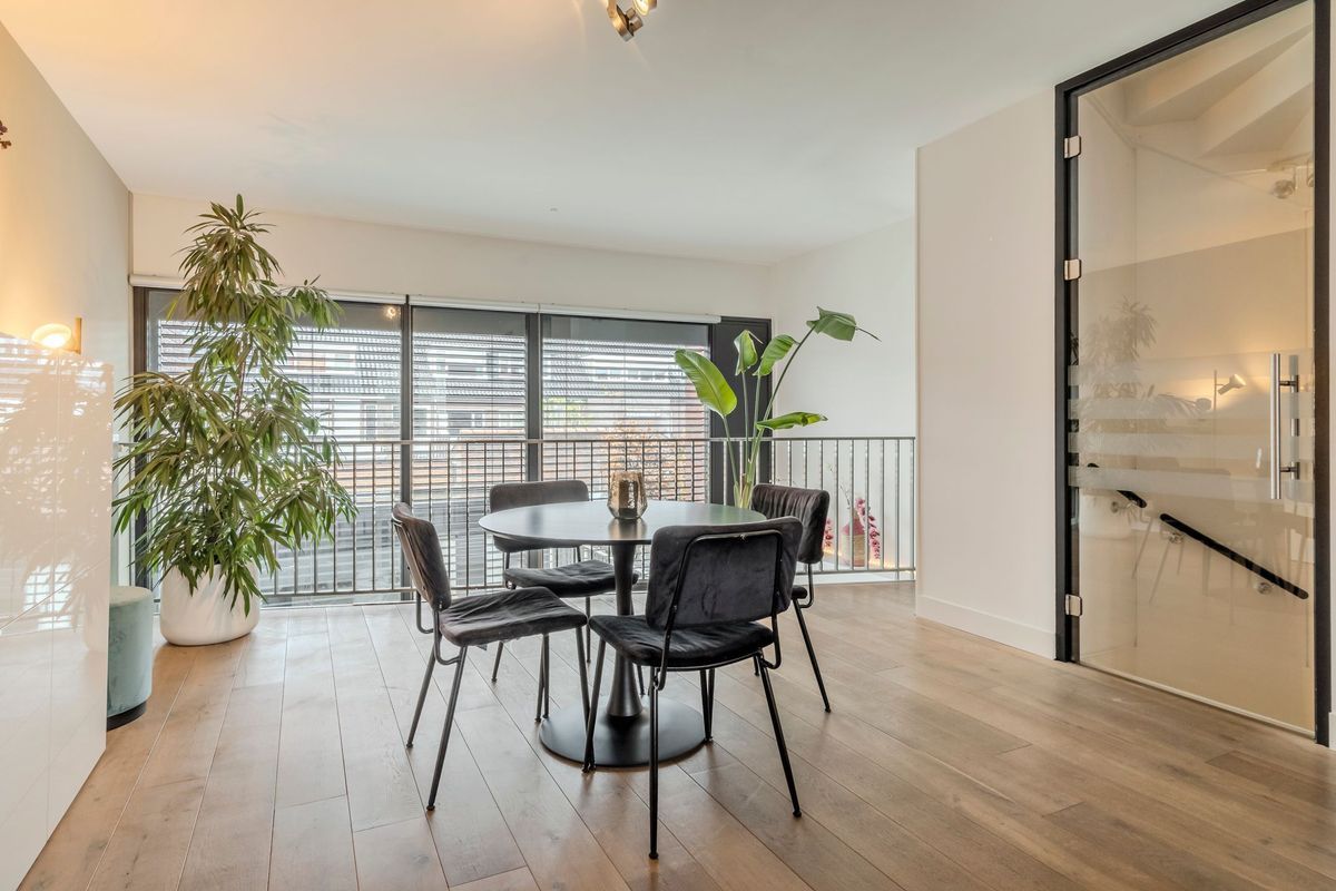 Phoenixplaats 11 Photo Blur 12