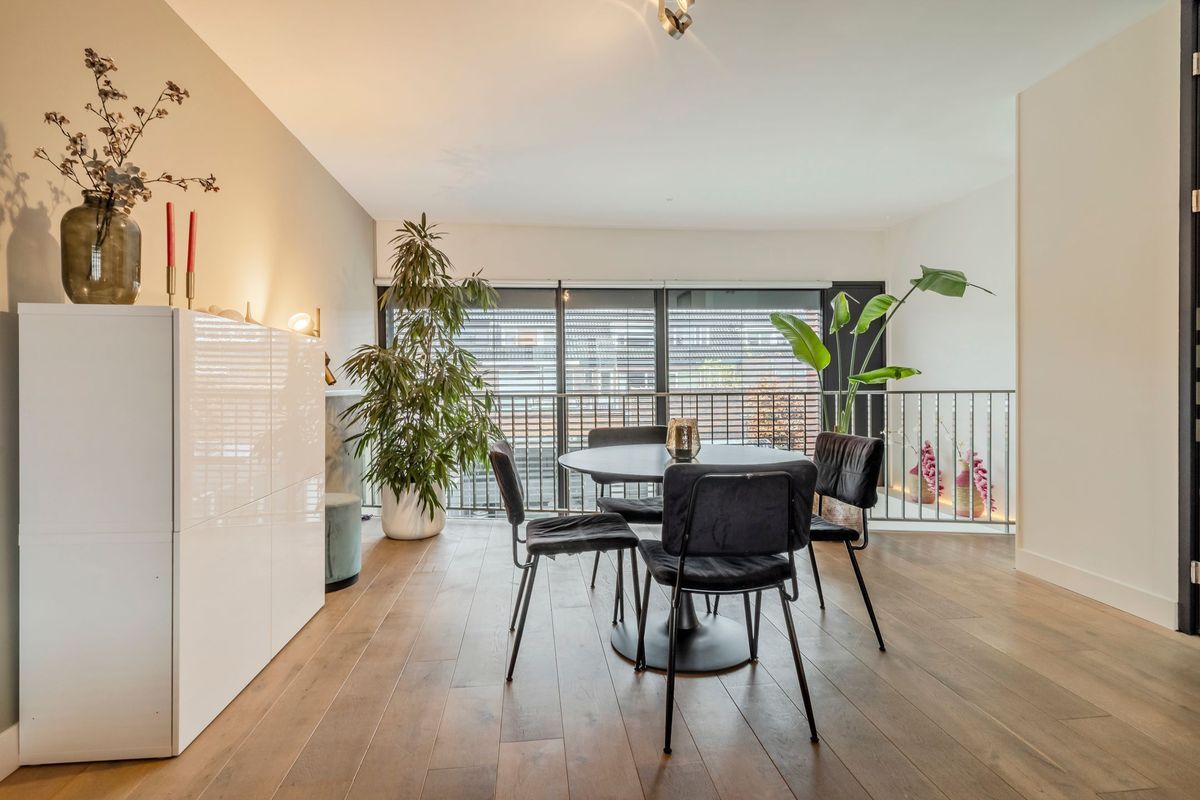 Phoenixplaats 11 Photo Blur 11