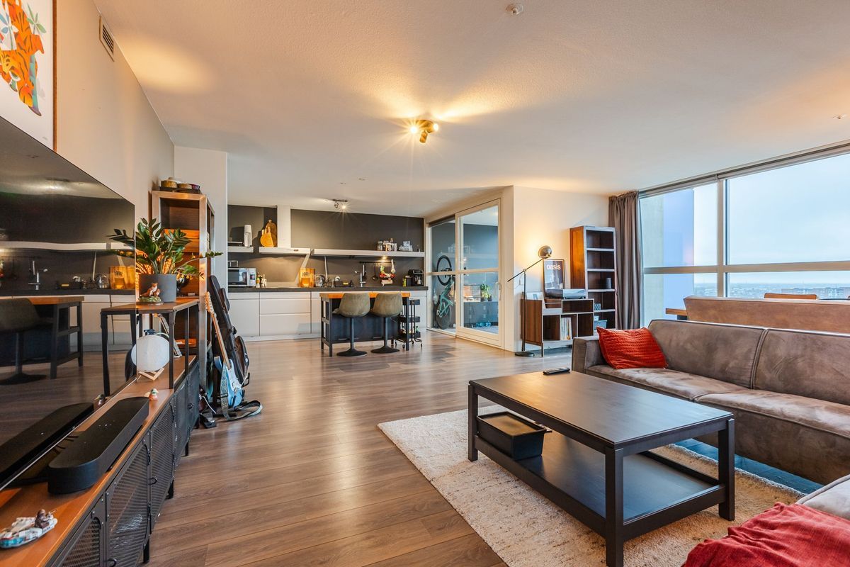 Westpoint 69 Photo Blur 3