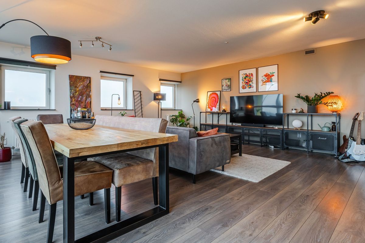 Westpoint 69 Photo Blur 4