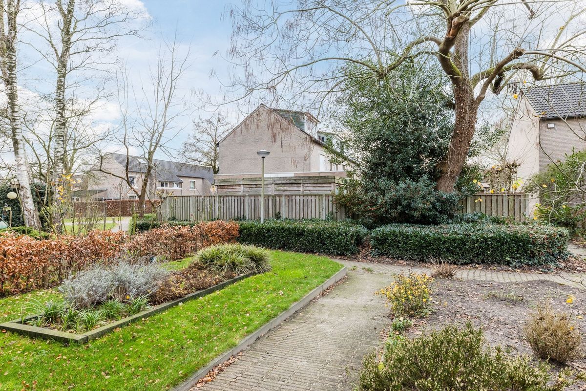 Lijsterbeslaan 15 Photo Blur 33