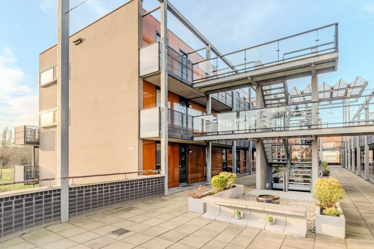 Meeuwenhof 20 Photo Blur 11