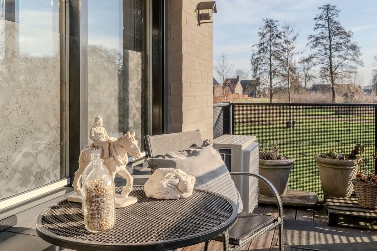 Meeuwenhof 20 Photo Blur 39