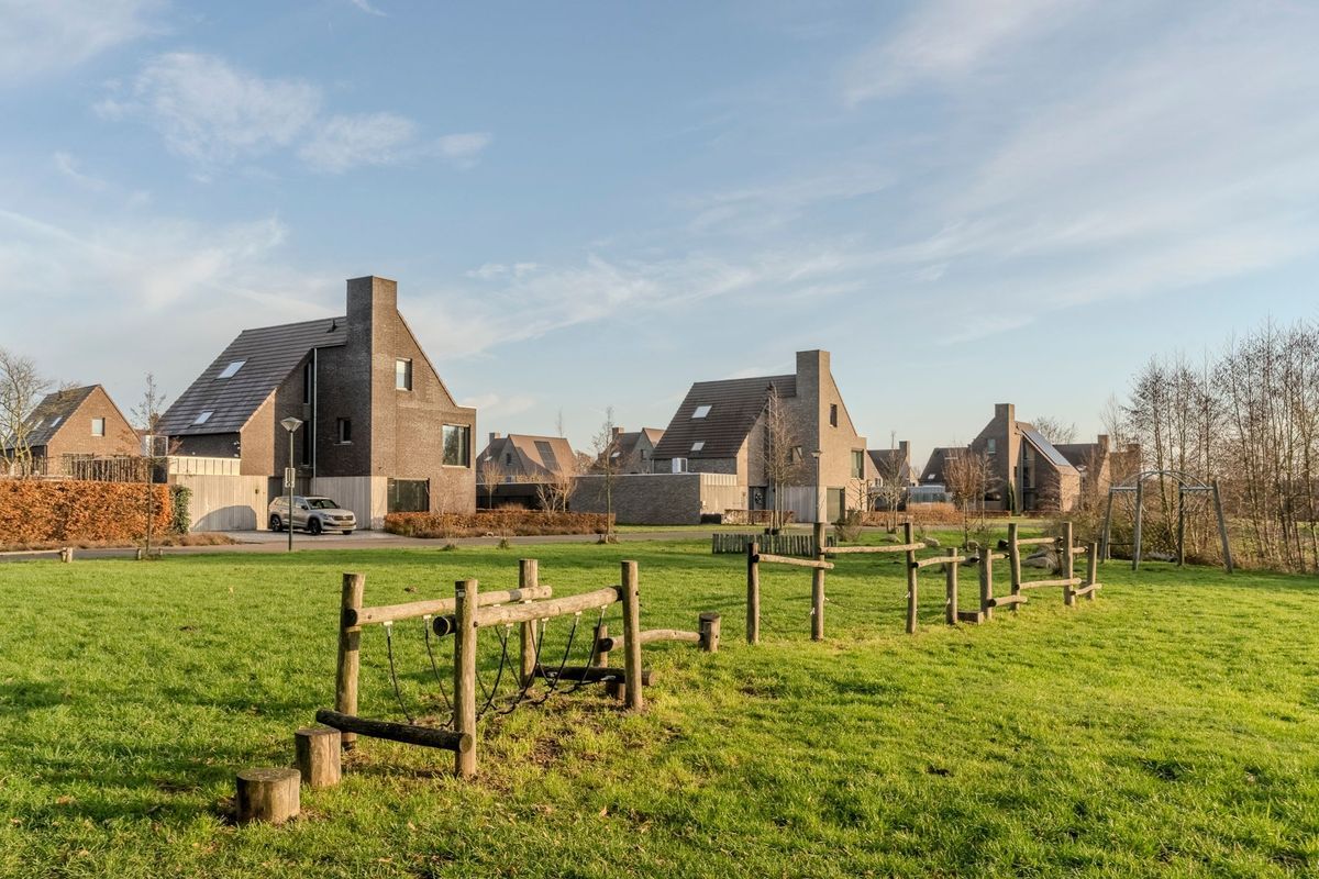 Meeuwenhof 20 Photo Blur 48