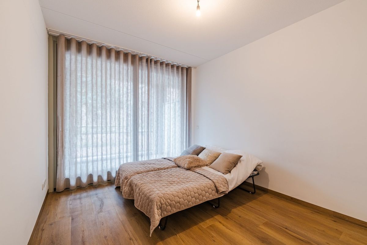 Nieuwendijk 1 - F Photo Blur 13