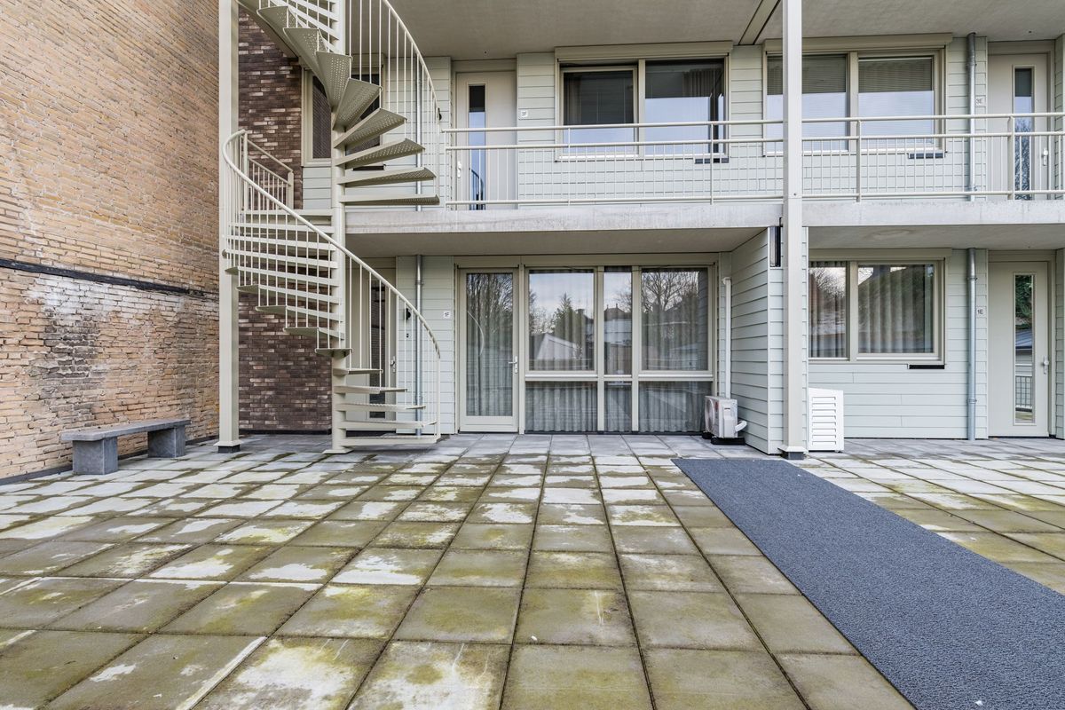 Nieuwendijk 1 - F Photo Blur 21