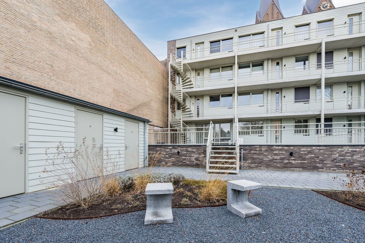 Nieuwendijk 1 - F Photo Blur 22