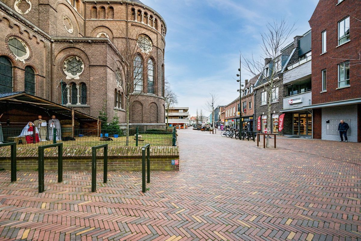 Nieuwendijk 1 - F Photo Blur 25