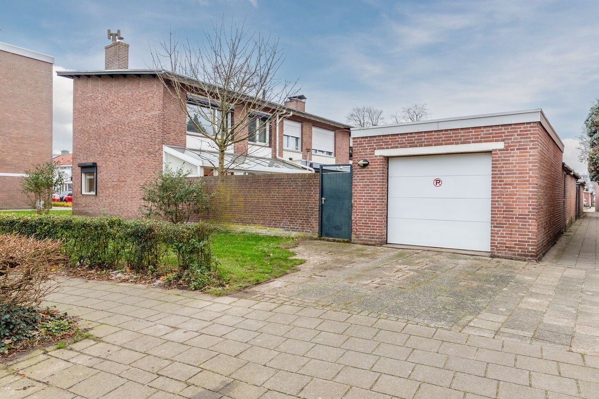 Eduard Meijerslaan 1 Photo Blur 32