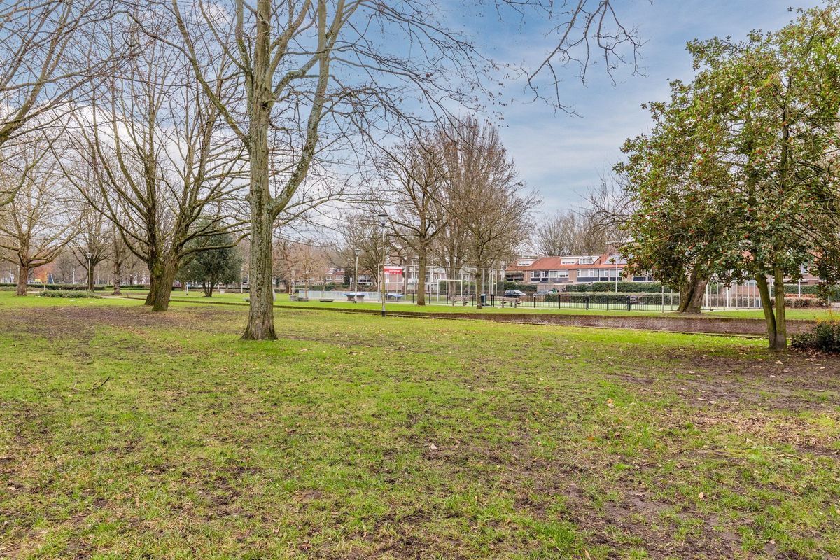 Eduard Meijerslaan 1 Photo Blur 35