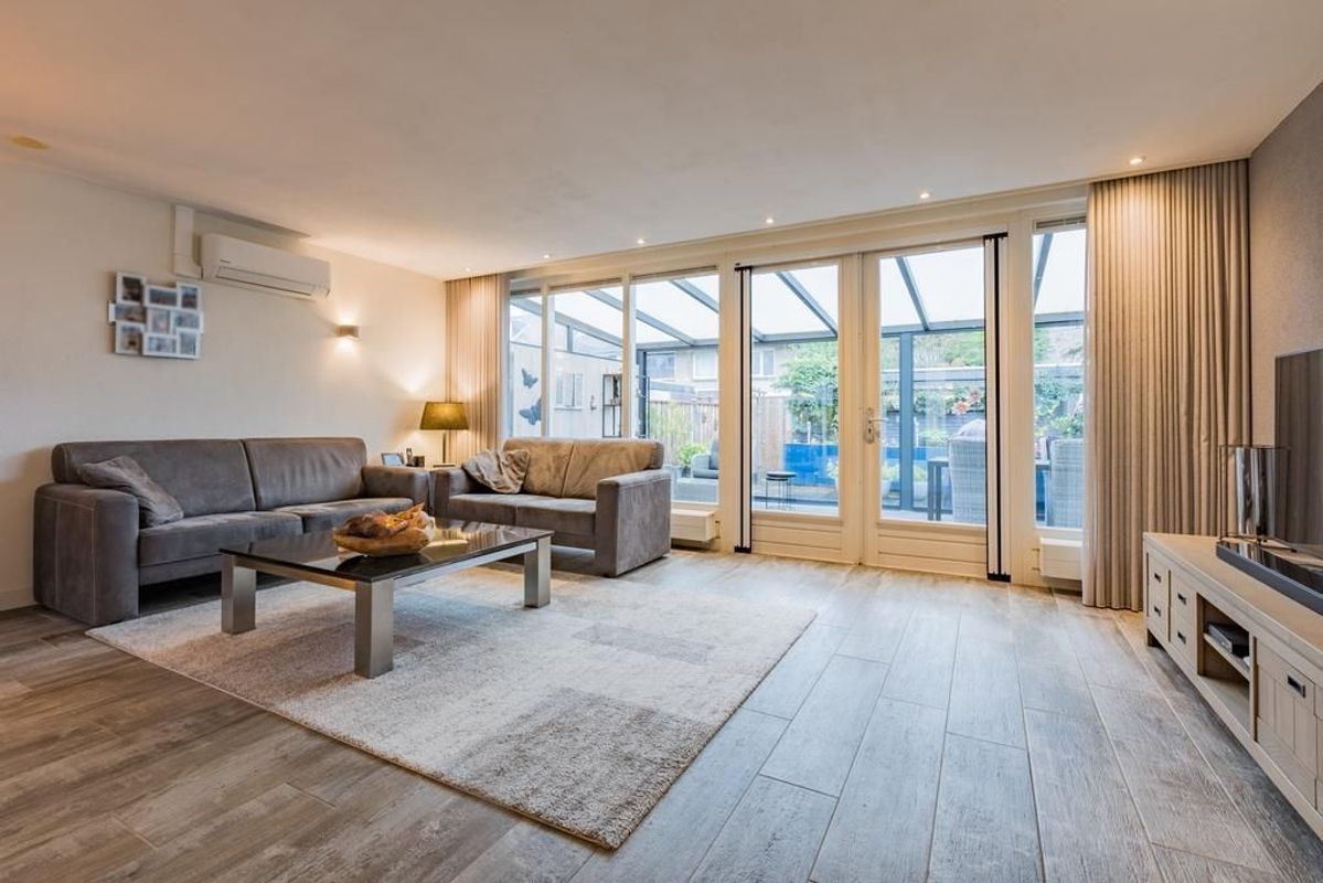 Dolphijnstraat 8 Photo Blur 1