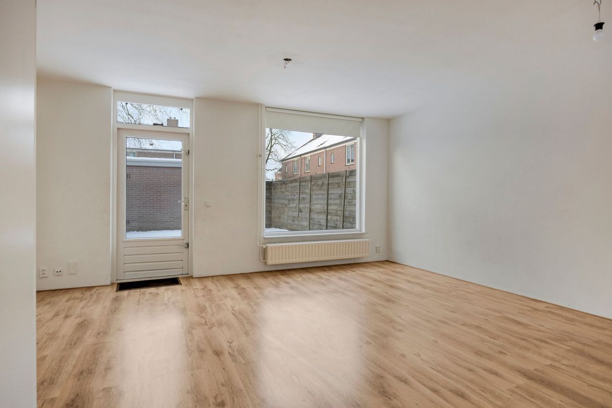 Schoenmaker 2 Photo Blur 6