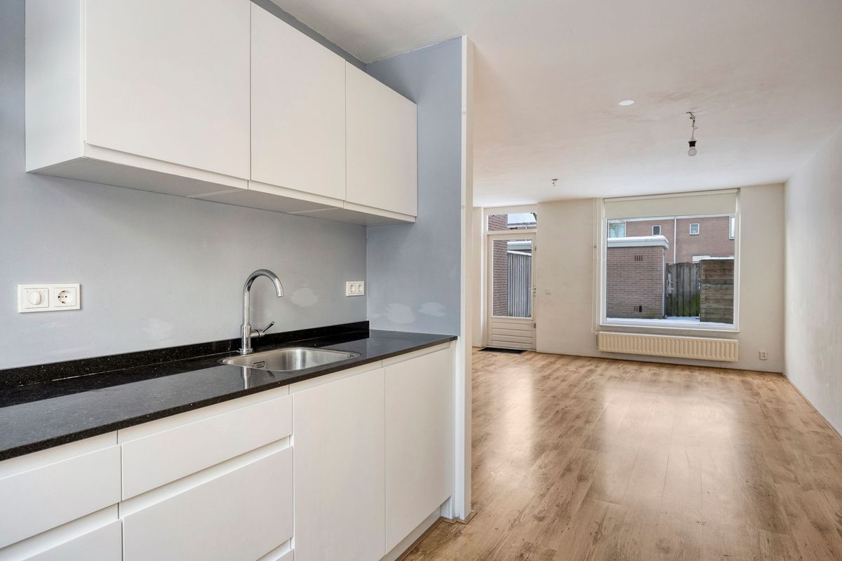 Schoenmaker 2 Photo Blur 10