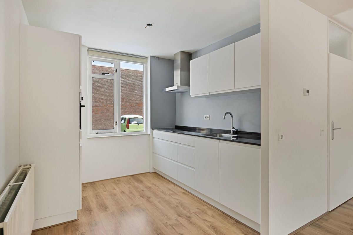 Schoenmaker 2 Photo Blur 2