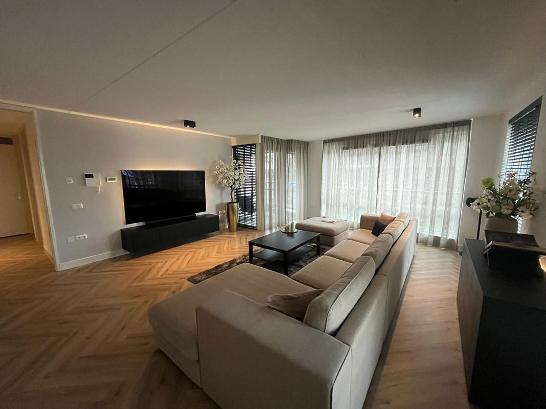 Piusplein 28 - 02 Photo Blur 2