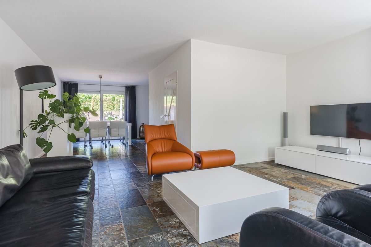 Lennondreef 33 Photo Blur 2