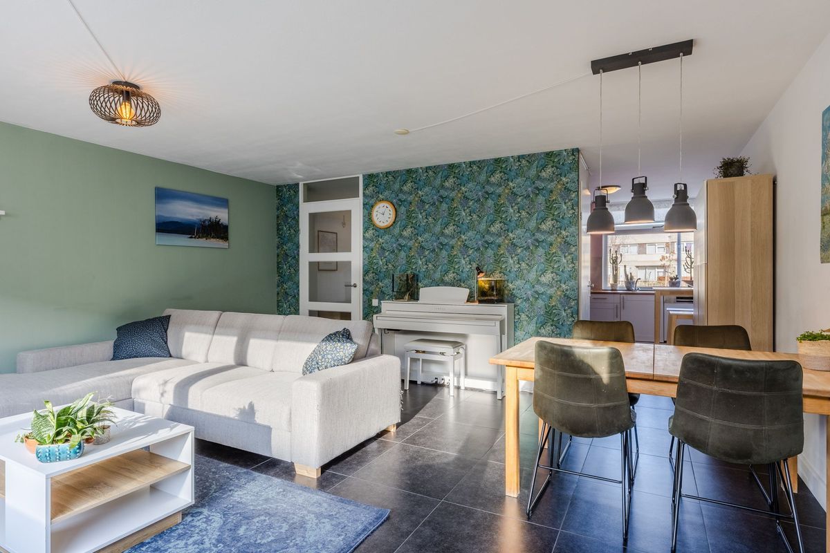 Santpoortplein 44 Photo Blur 2