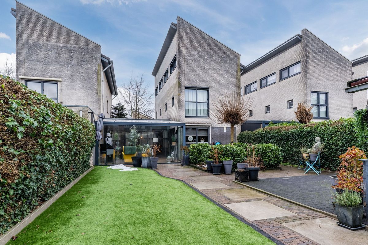 Maasbommelstraat 36 Photo Blur 32