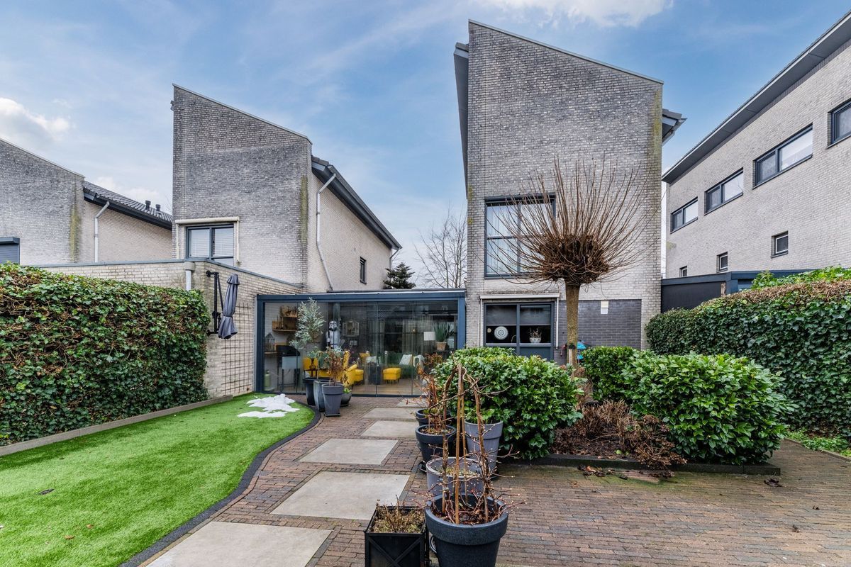 Maasbommelstraat 36 Photo Blur 39