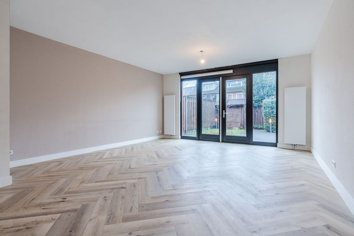 Volmolenplein 6 - A Photo Blur 2