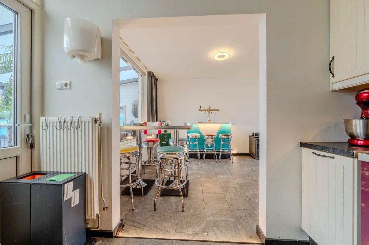 Kerselaar 14 Photo Blur 17