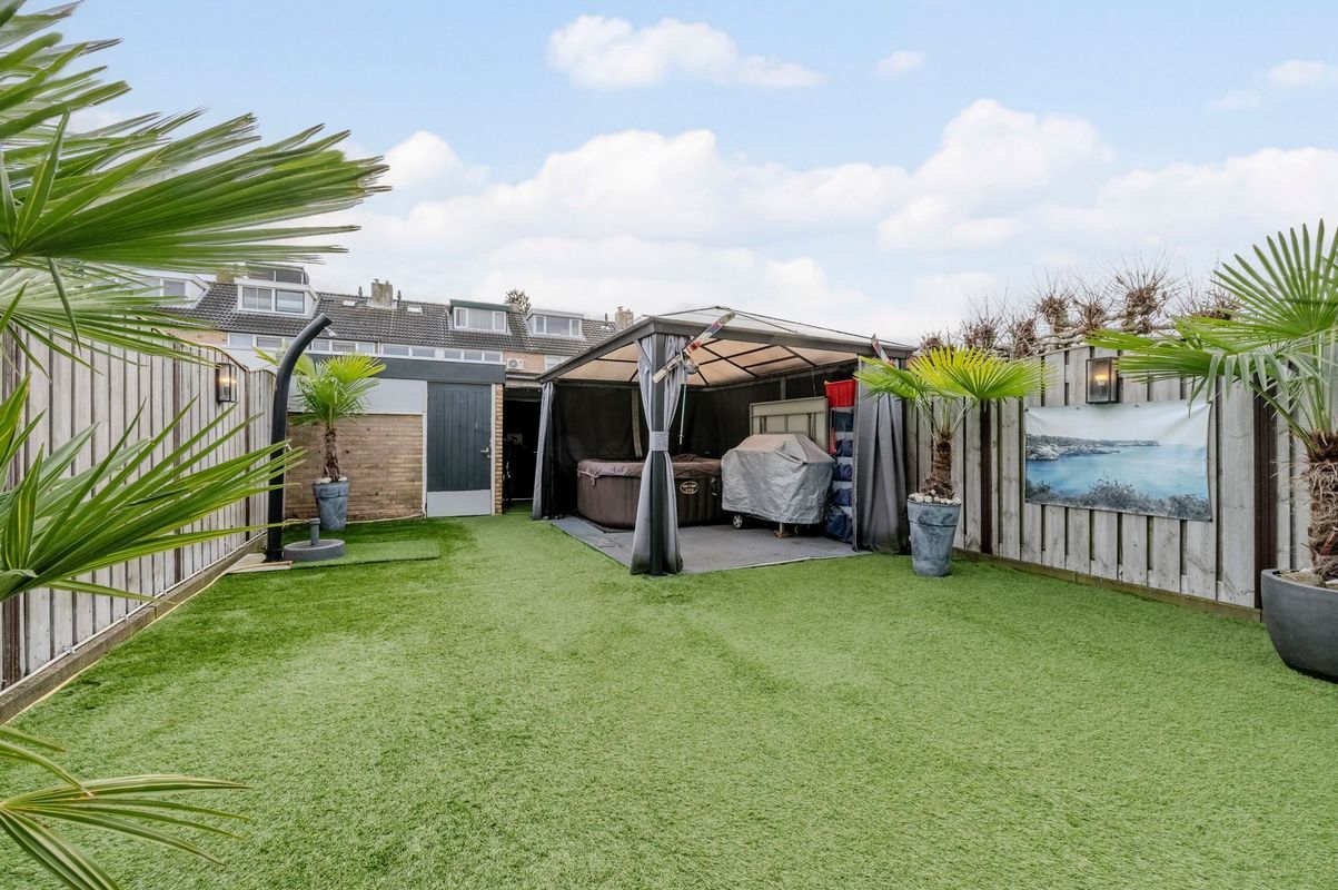 Kerselaar 14 Photo Blur 33