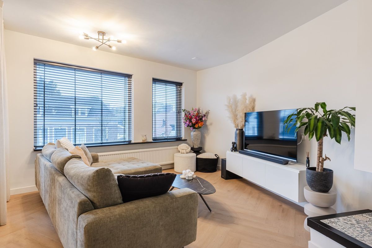 Leijsenhoek 23 Photo Blur 1