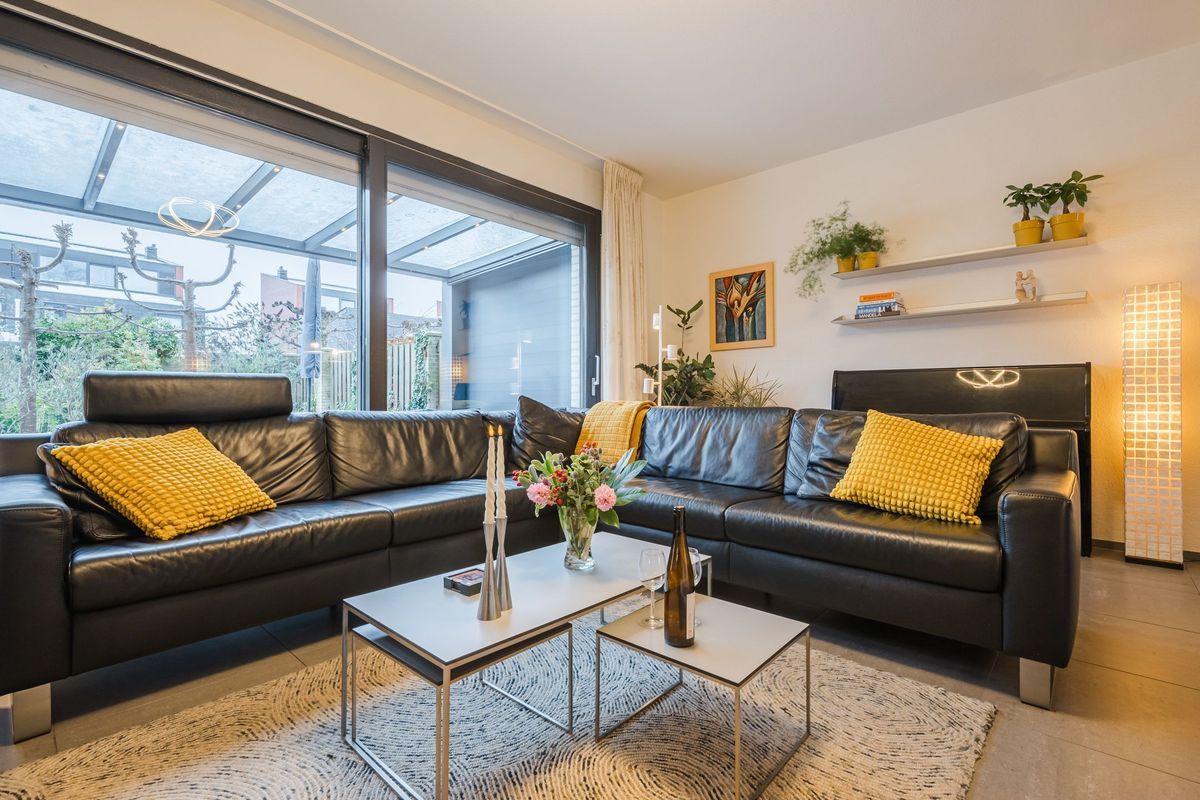 Clara Wichmannstraat 7 Photo Blur 1