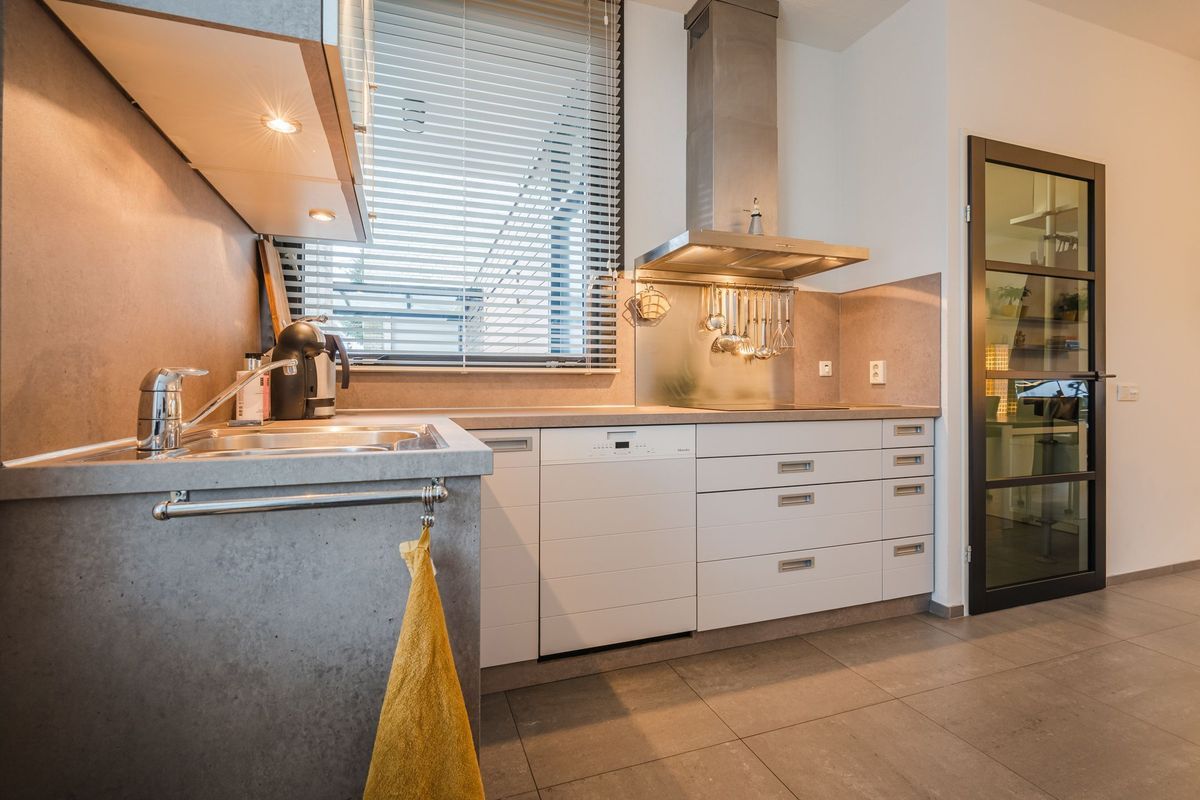 Clara Wichmannstraat 7 Photo Blur 18