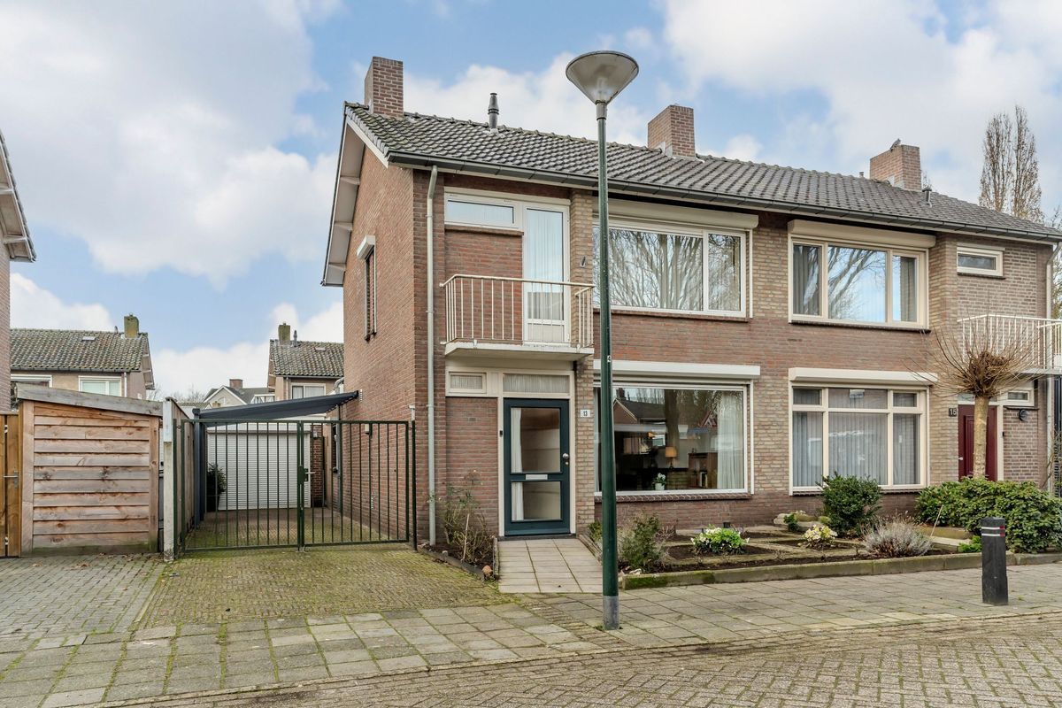 Sint Lambertusstraat 13 Photo Blur 29