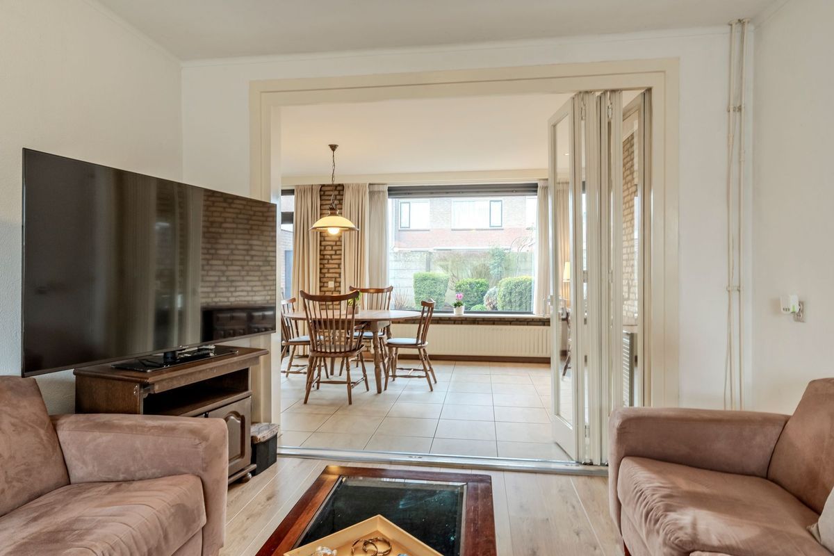 Sint Lambertusstraat 13 Photo Blur 5