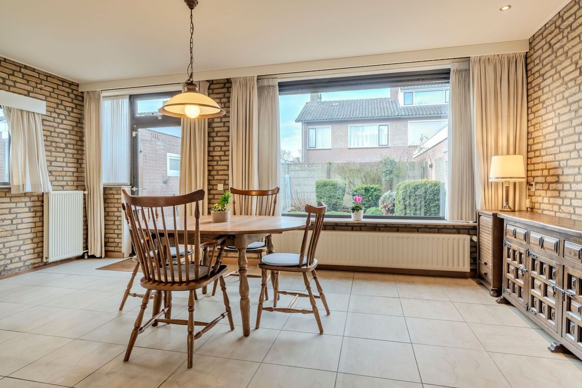 Sint Lambertusstraat 13 Photo Blur 7