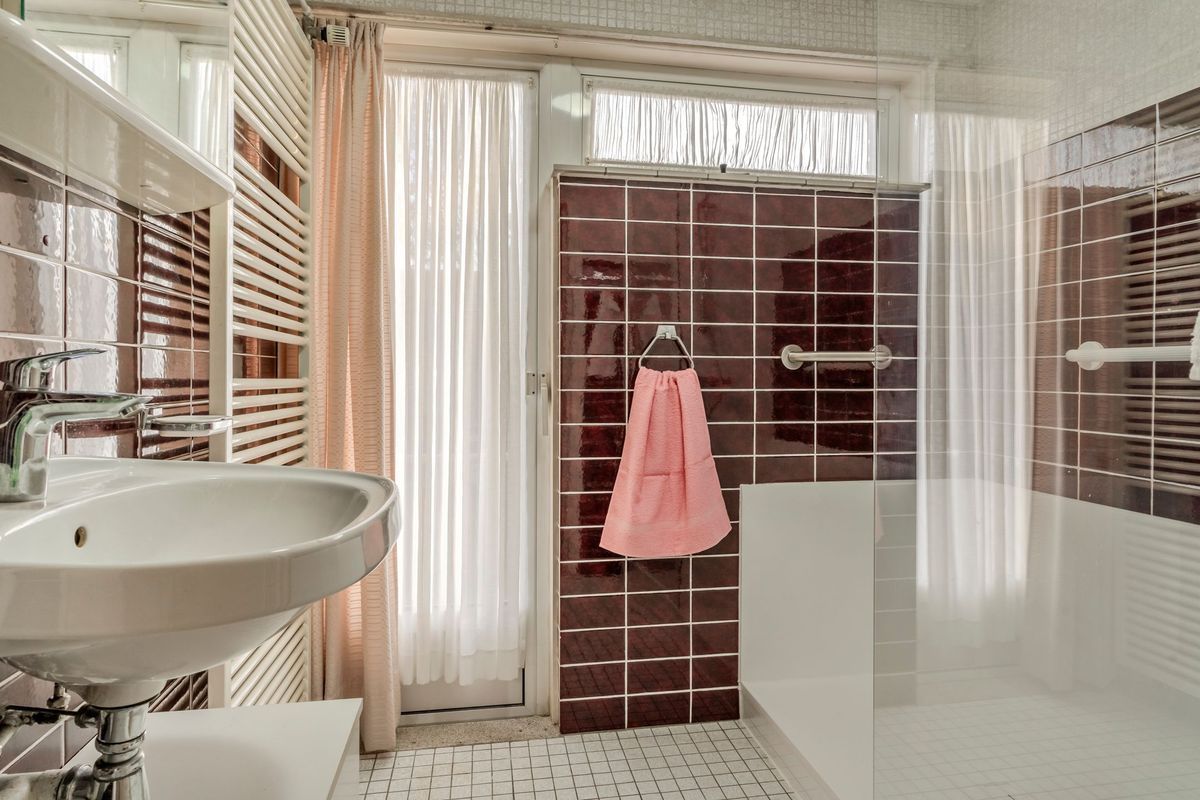 Sint Lambertusstraat 13 Photo Blur 18