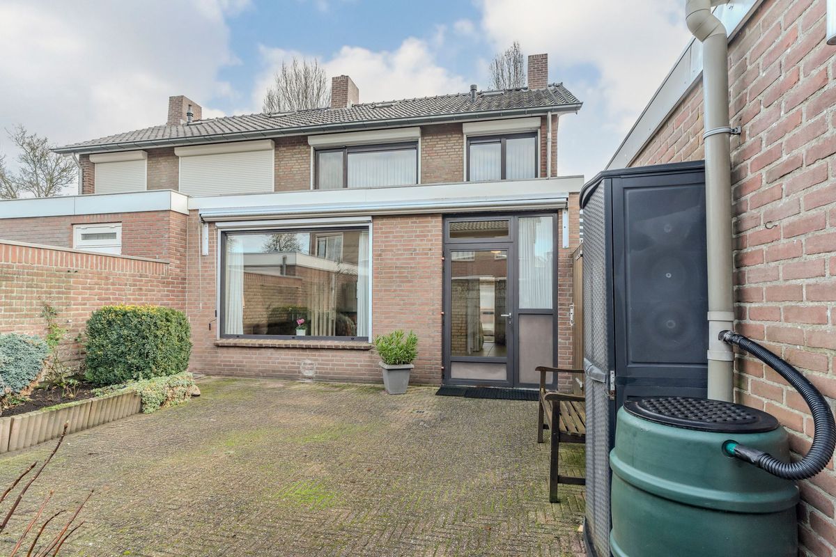 Sint Lambertusstraat 13 Photo Blur 22