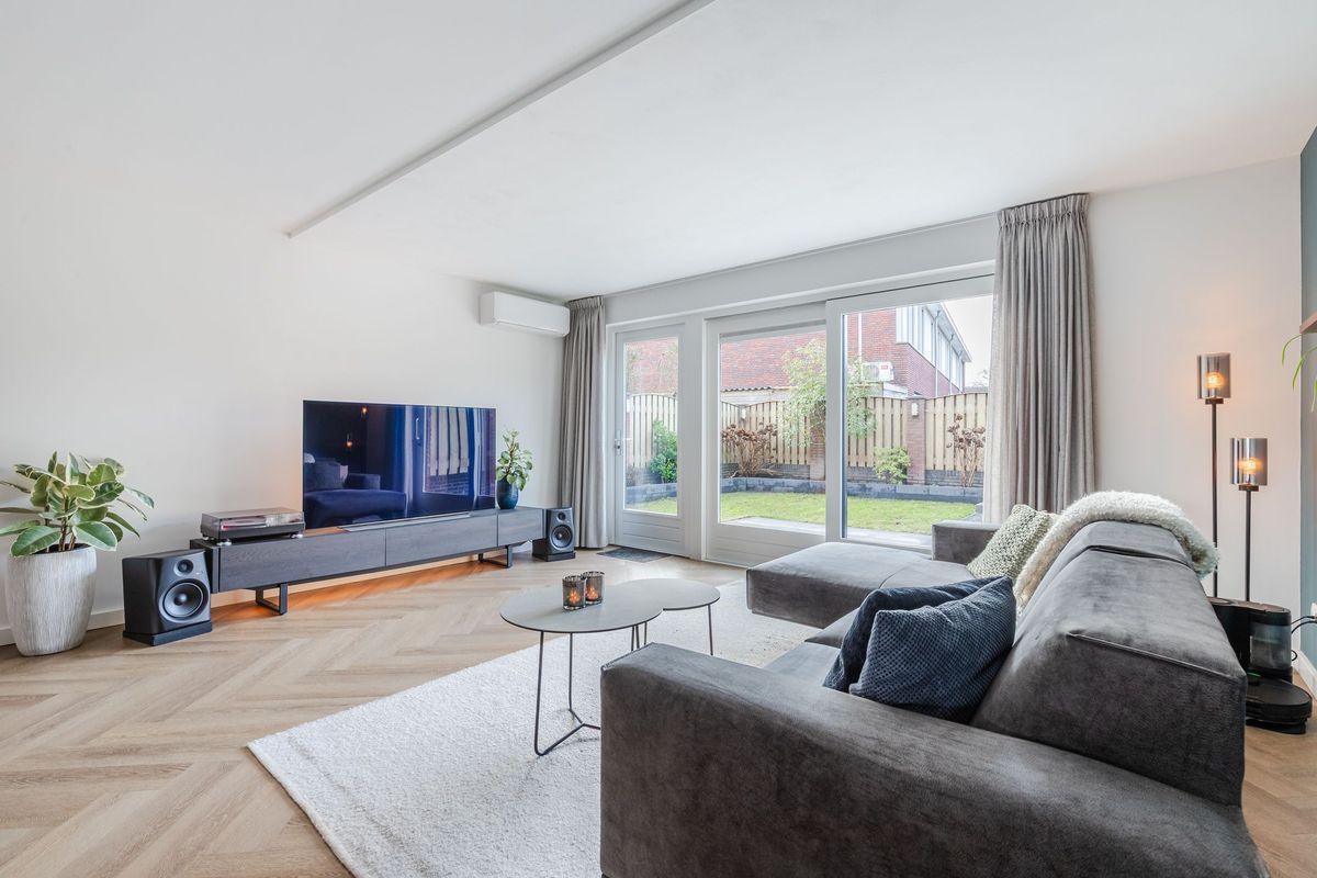 Elstpad 22 Photo Blur 3