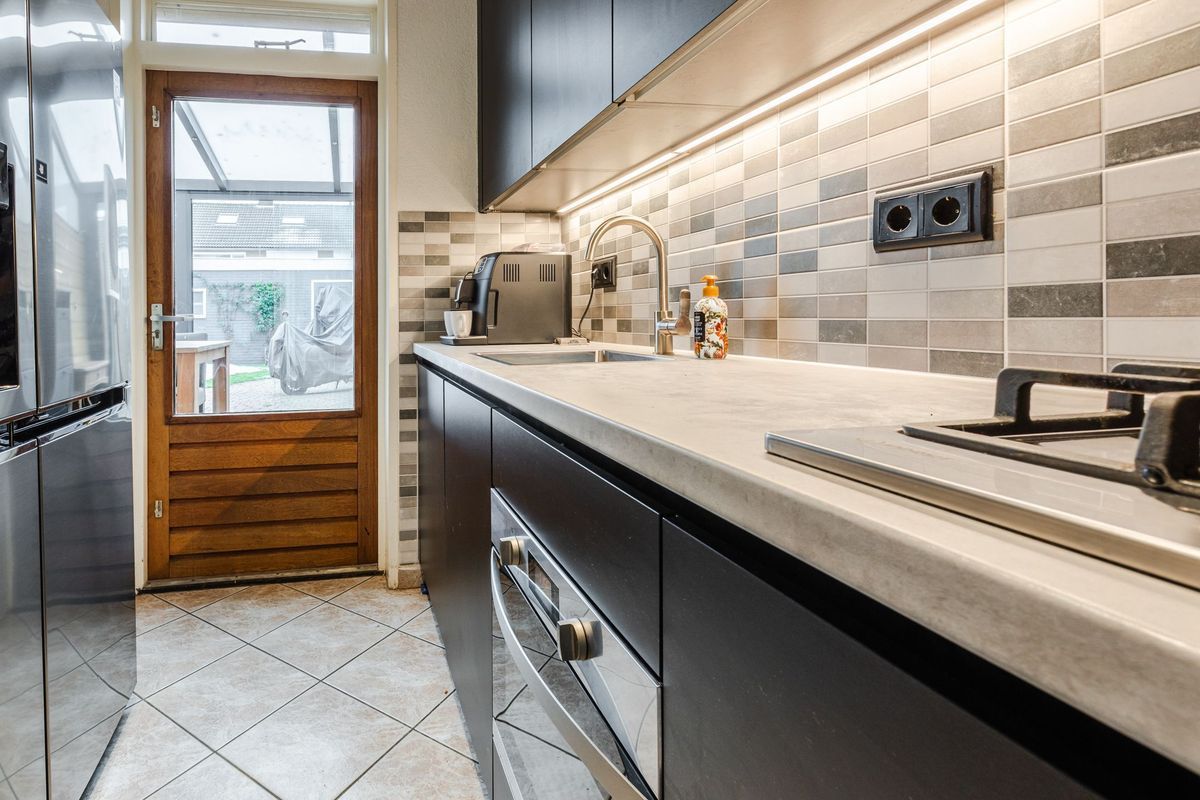 Leliestraat 20 Photo Blur 11