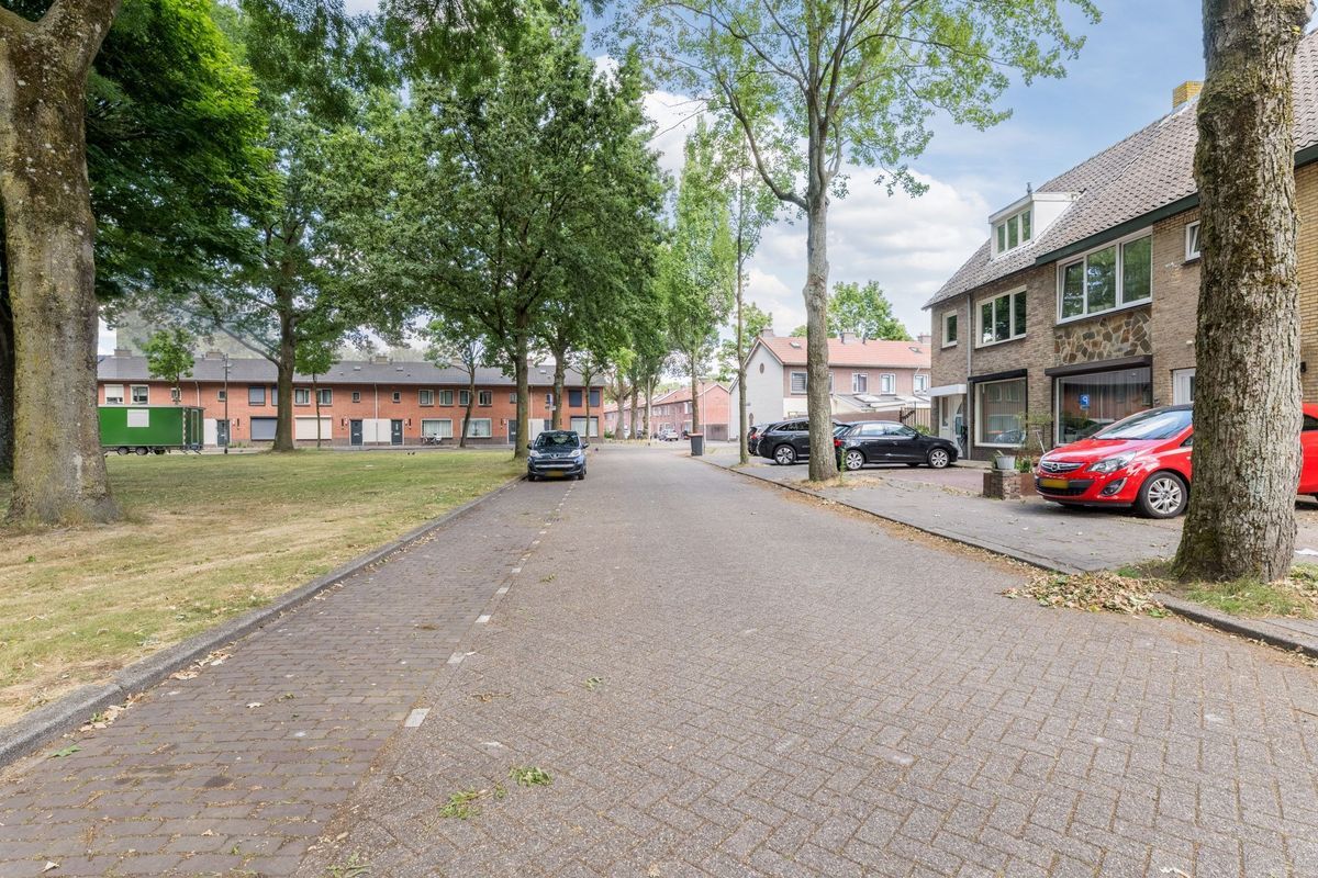 Dessinateurplein 32 Photo Blur 33