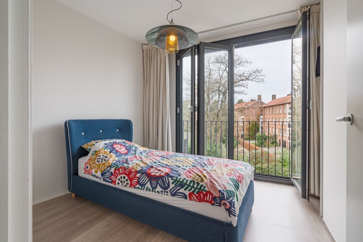 Ginnekenweg 180 - A4 Photo Blur 19