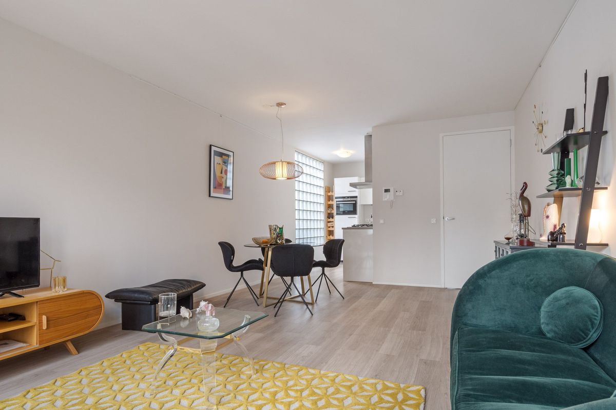 Ginnekenweg 180 - A4 Photo Blur 12