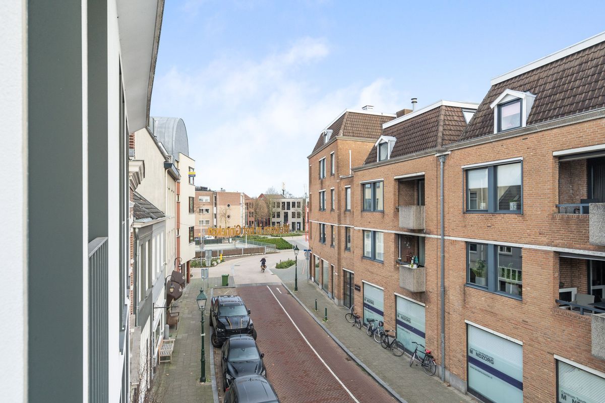 Ginnekenweg 180 - A4 Photo Blur 21