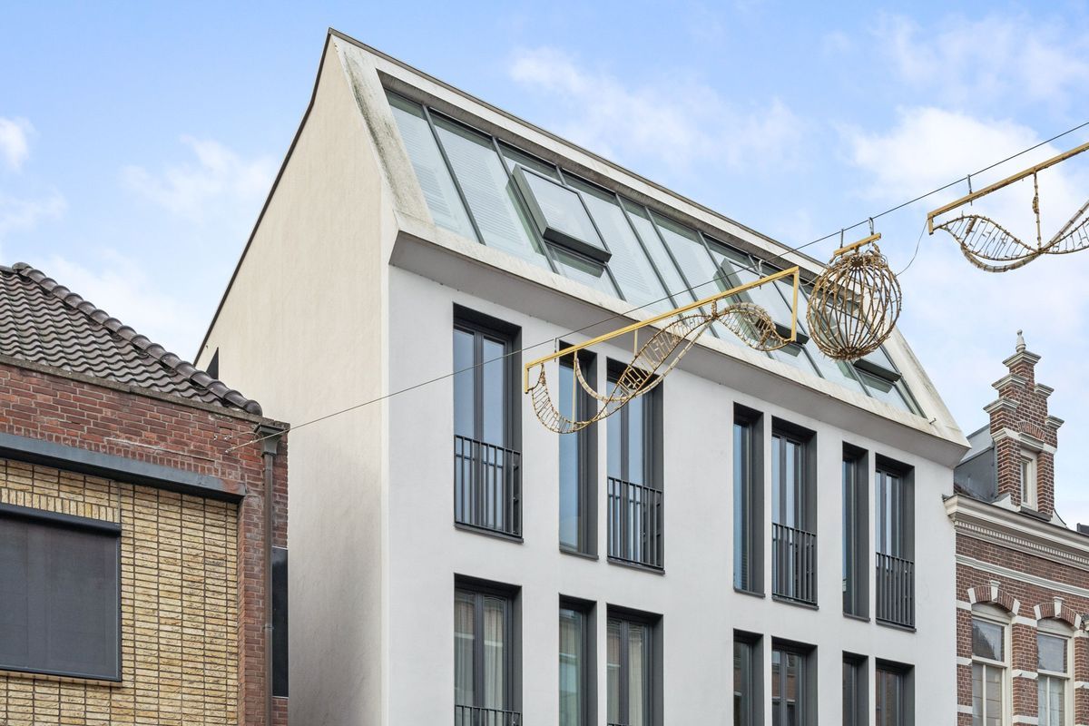 Ginnekenweg 180 - A4 Photo Blur 23