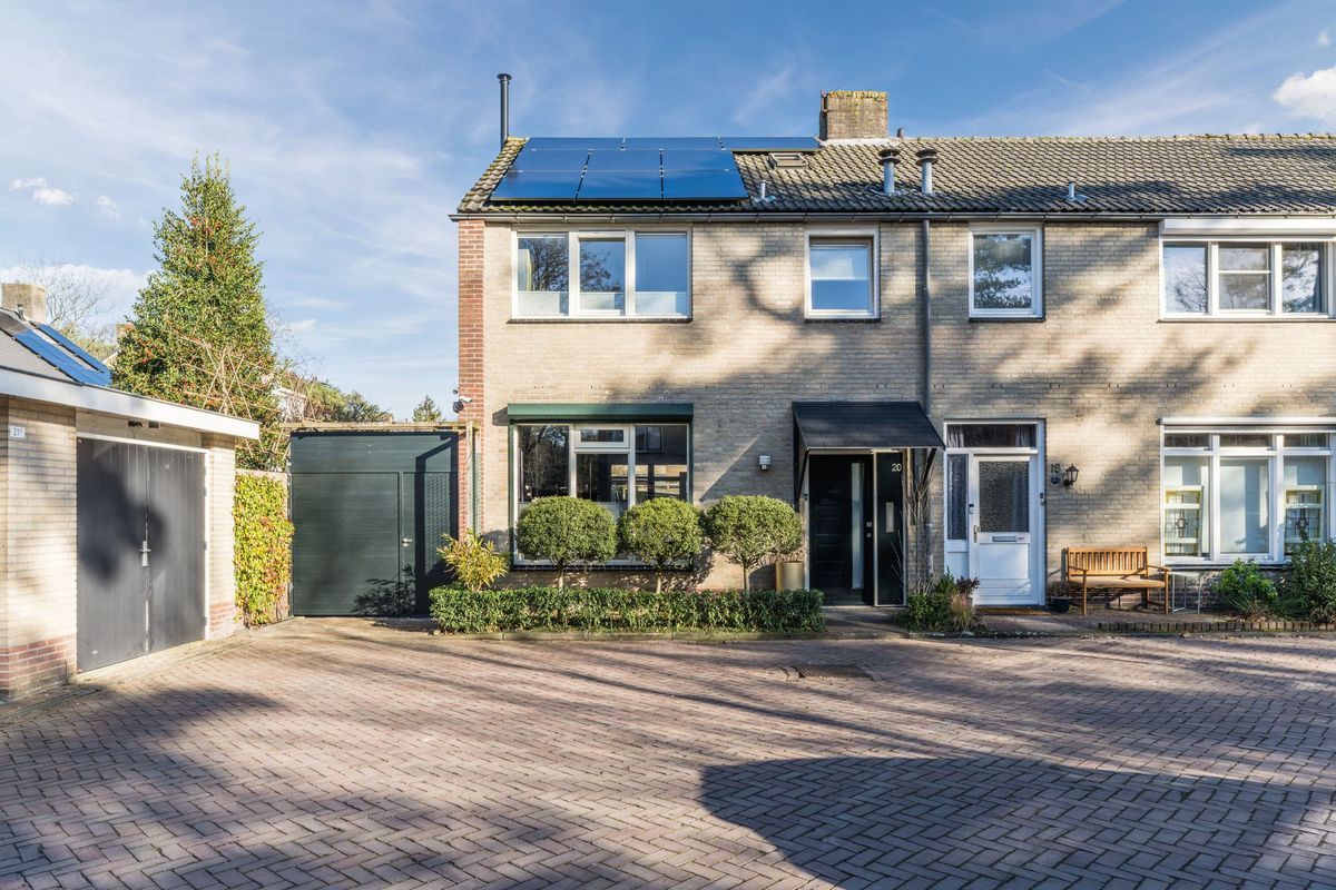 van Bossehof 20 Photo Blur 0