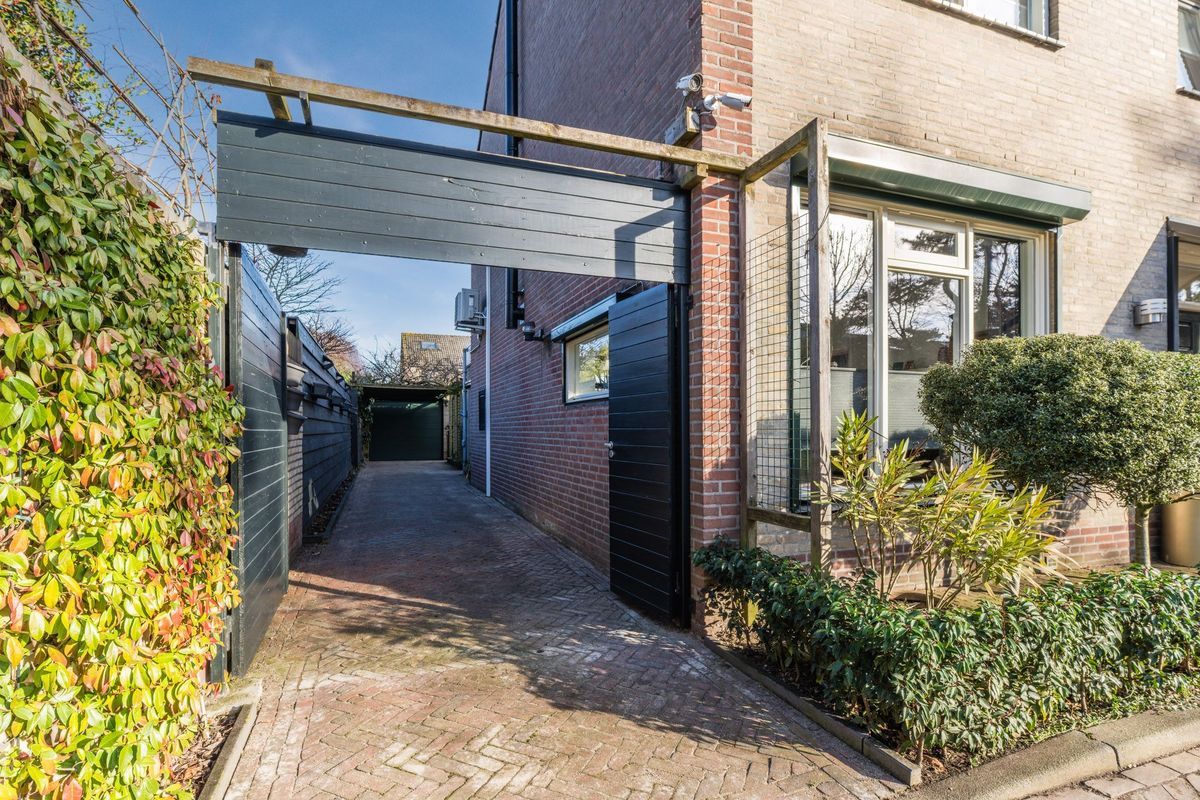 van Bossehof 20 Photo Blur 6