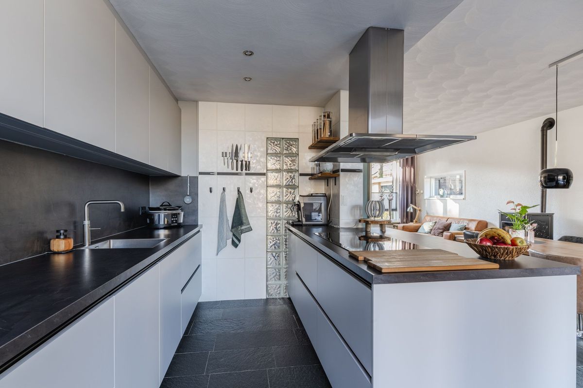 van Bossehof 20 Photo Blur 2