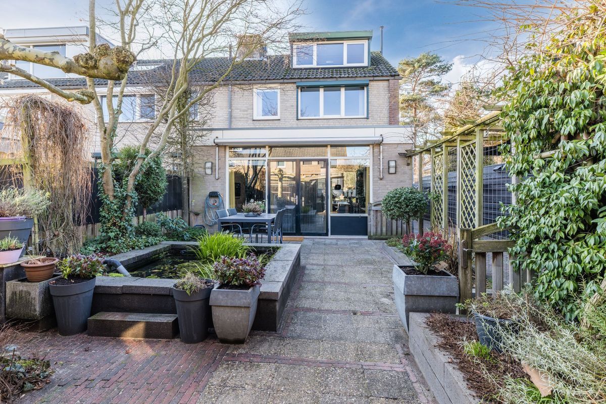 van Bossehof 20 Photo Blur 19